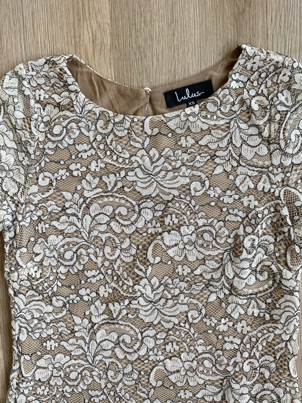 Lulus Lace Mini Dress XS Beige Nude Lined Short Sleeve Floral Scalloped Hem - Picture 3 of 13